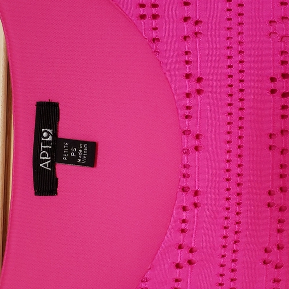 EYELET look top - Picture 2 of 4